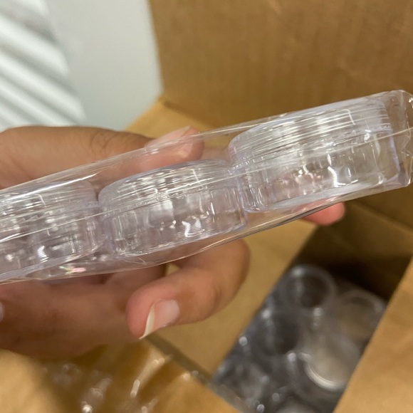 5 mL containers - Picture 3 of 3